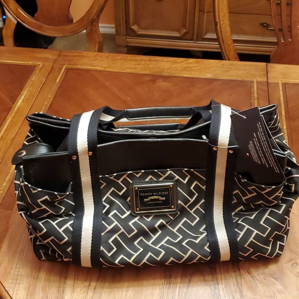Tommy Hilfiger purse, @ 12" x 8" , like new - Picture 2 of 5